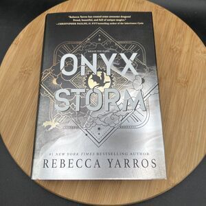 Onyx Storm (Deluxe Limited Edition) by Rebecca Yarros (2025, Hardcover)